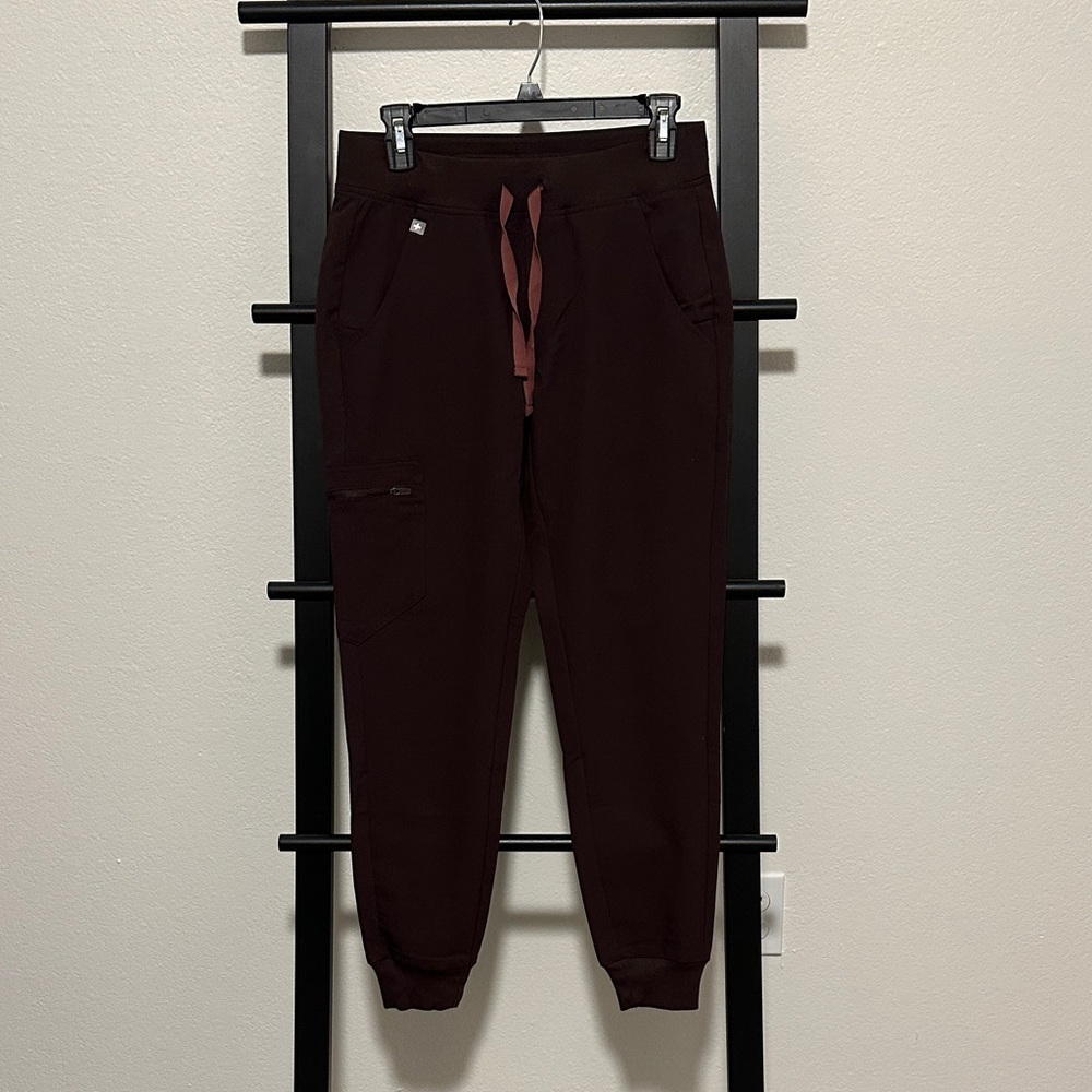 NWOT- FIGS Zamora- Jogger Scrub Pants - XS -Espresso